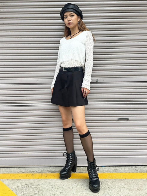 フェイクレザーベルト付プリーツスカート